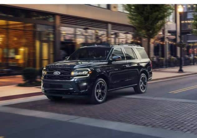 Black 2023 Ford Expedition XLT MAX Gallery 6